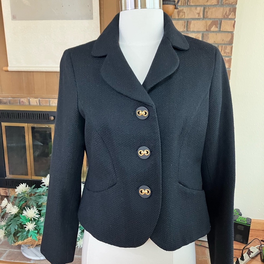 Elegant Black Tailored Blazer with Notched Lapel by Charles Gray, Small Petite